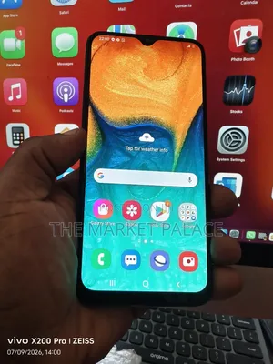 New Samsung Galaxy A40 64 GB Green