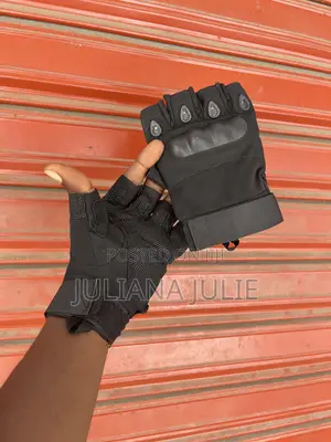 Original Gym Gloves Available at Cool Price