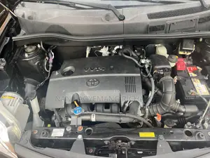 Toyota Sienta 1.5 FWD 2013 Black