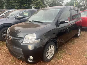 Toyota Sienta 1.5 FWD 2013 Black