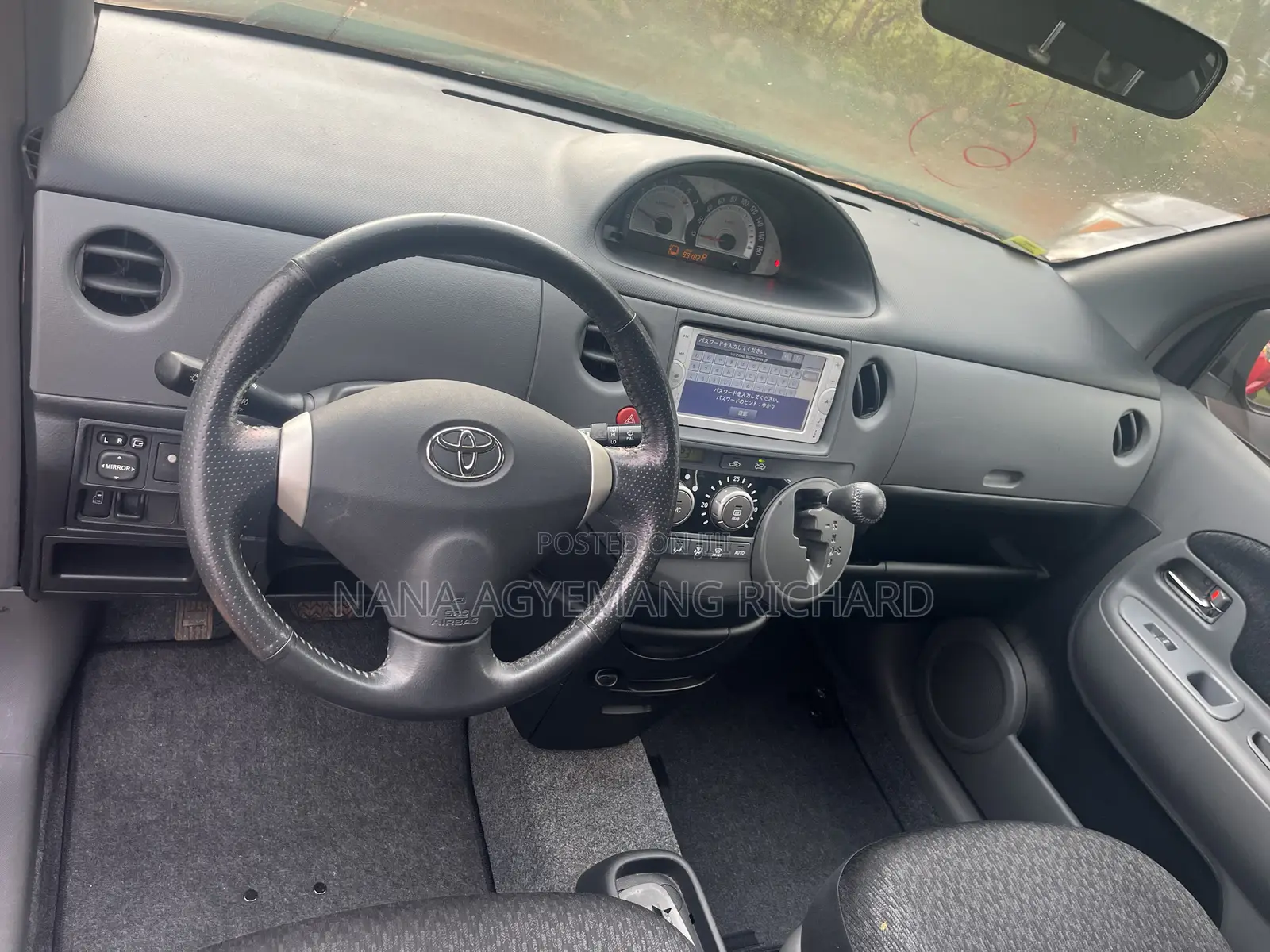 Toyota Sienta 1.5 FWD 2013 Black