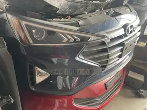 Hyundai Elantra 2019-2020 Front-Cut