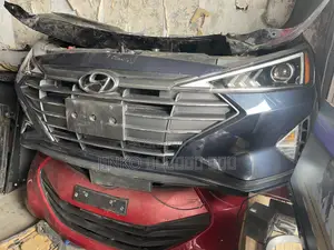 Hyundai Elantra 2019-2020 Front-Cut