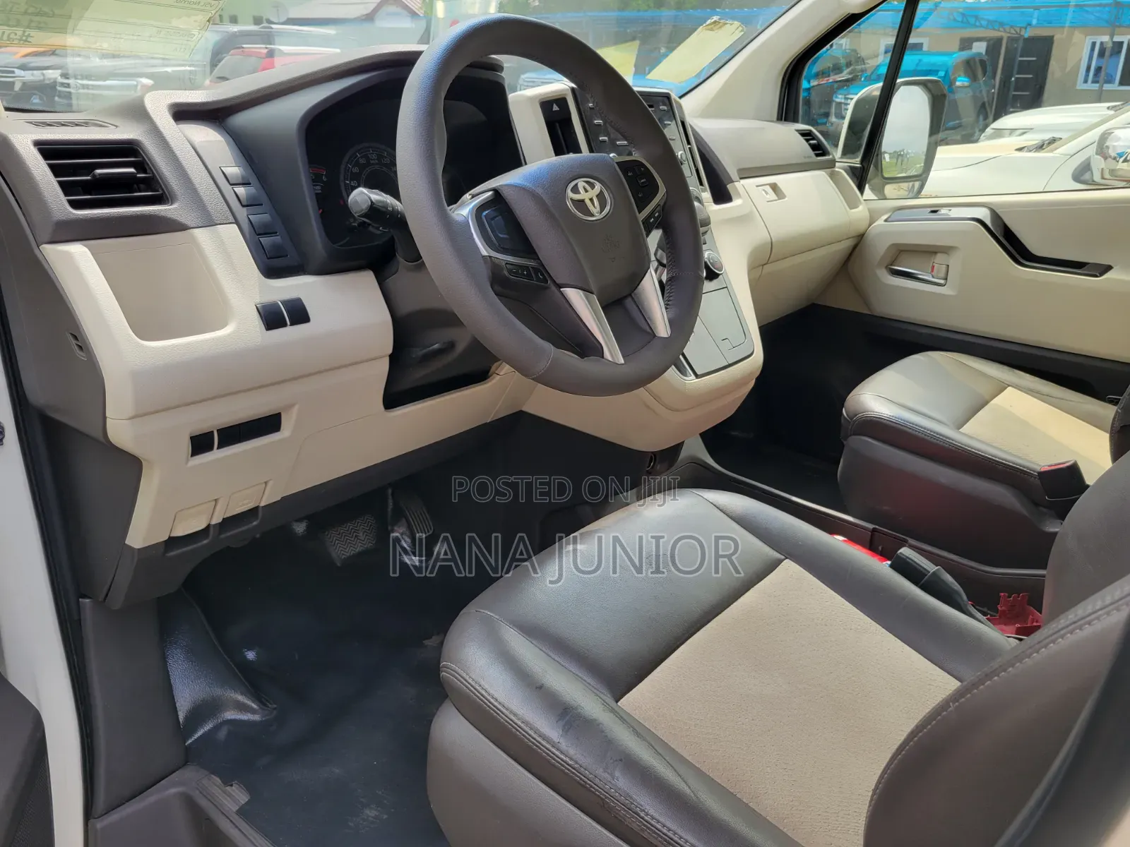 Toyota HiAce 2021 White