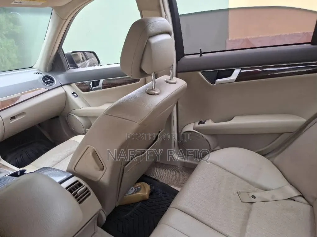 Mercedes-Benz C250 2012 Black