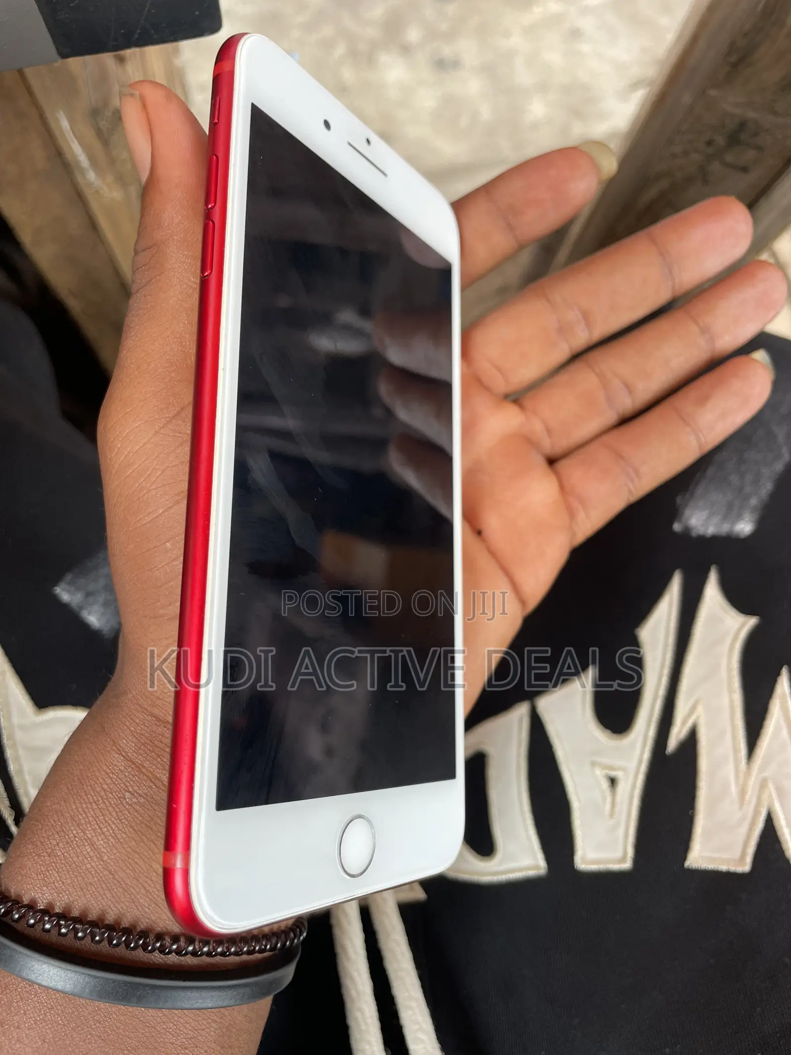Apple iPhone 8 Plus 64 GB Red