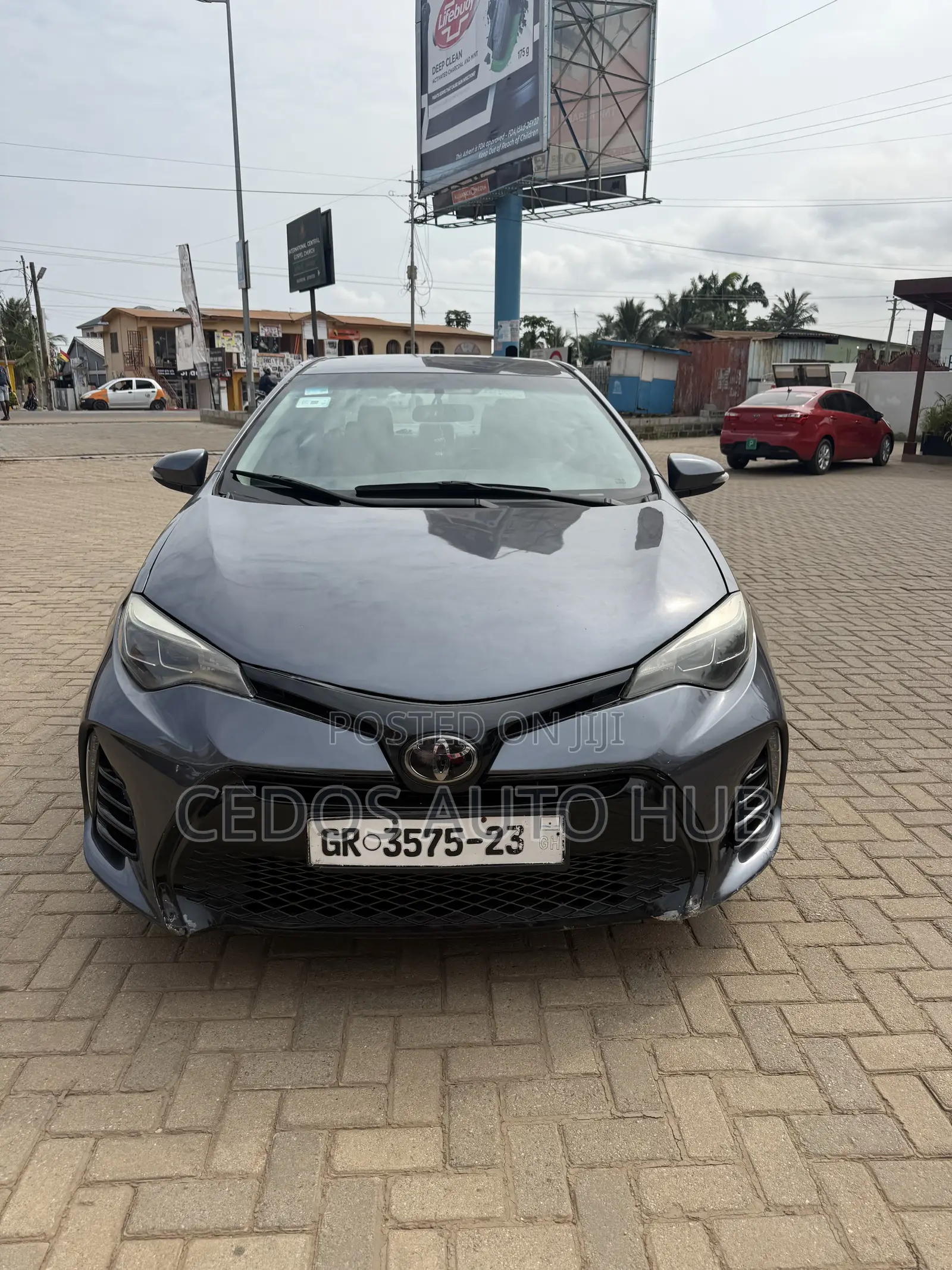 Toyota Corolla SE (1.8L 4cyl 2A) 2018 Gray