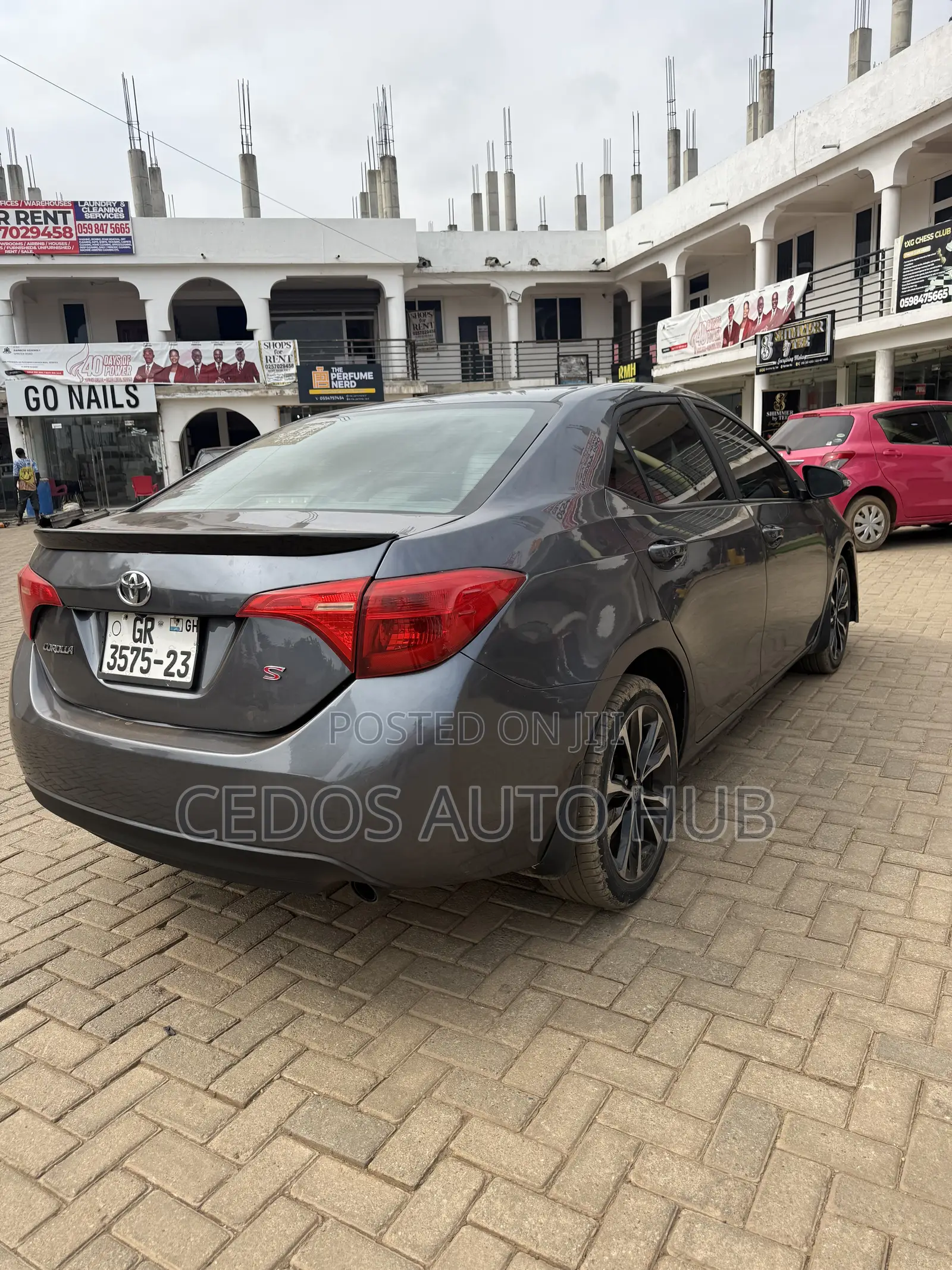 Toyota Corolla SE (1.8L 4cyl 2A) 2018 Gray