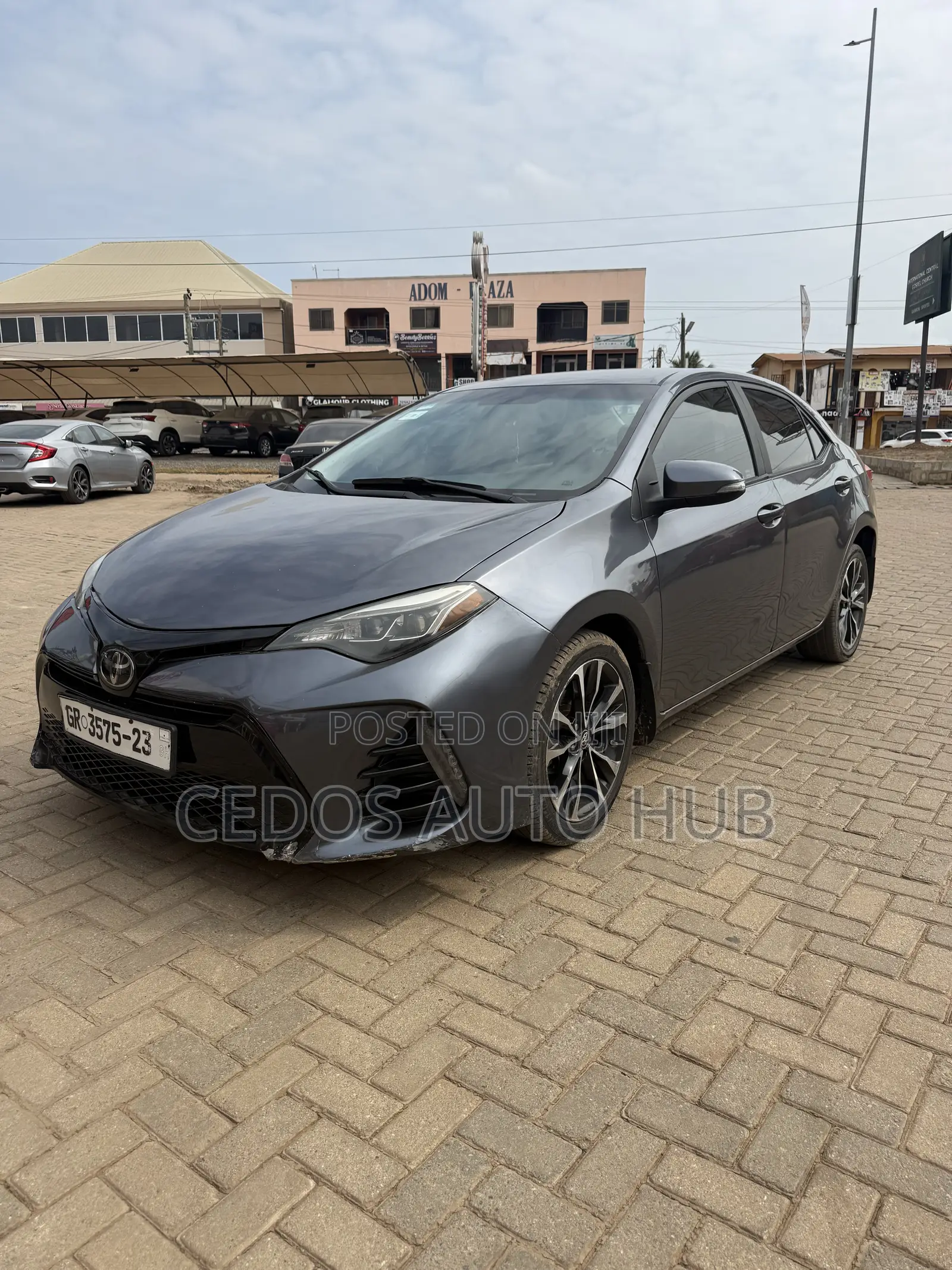 Toyota Corolla SE (1.8L 4cyl 2A) 2018 Gray
