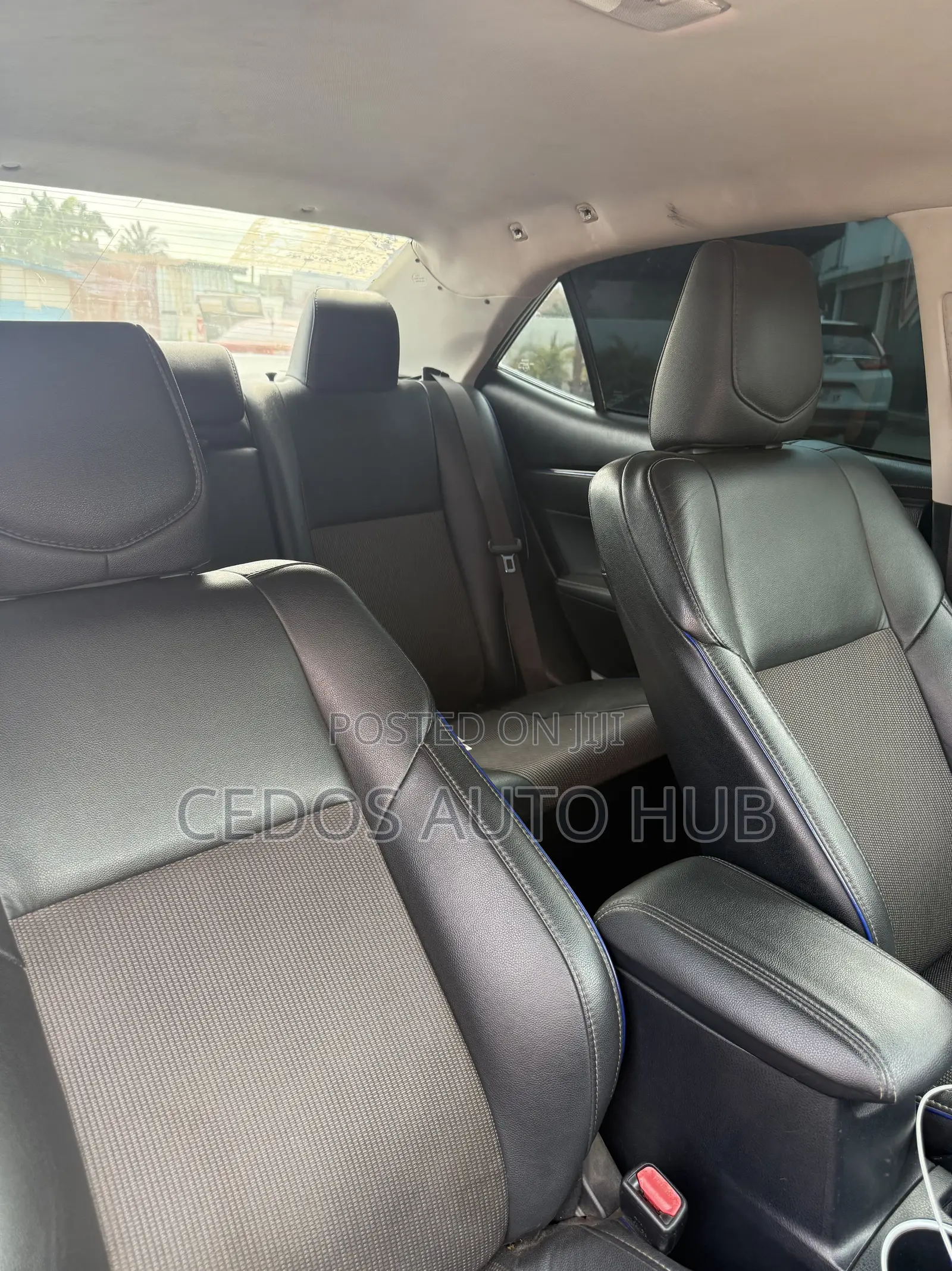 Toyota Corolla SE (1.8L 4cyl 2A) 2018 Gray