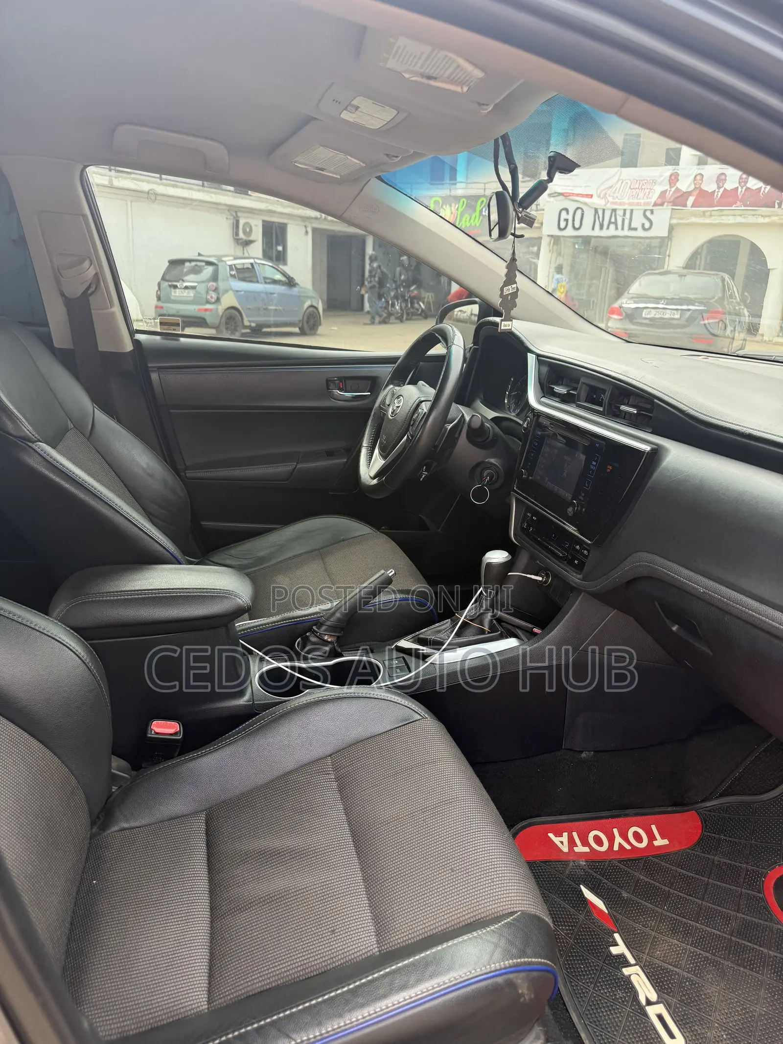 Toyota Corolla SE (1.8L 4cyl 2A) 2018 Gray
