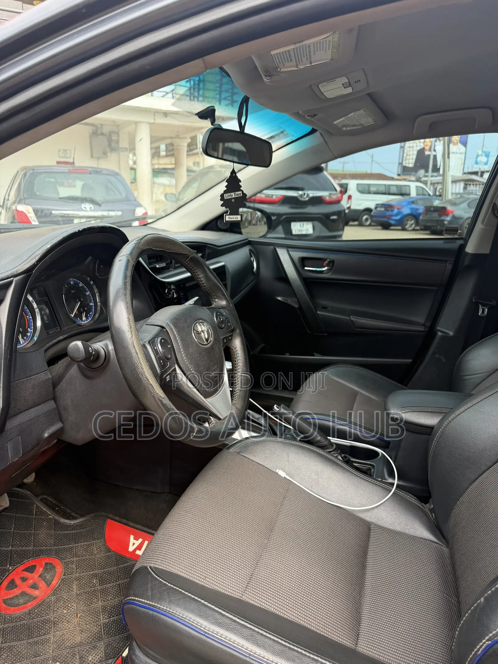 Toyota Corolla SE (1.8L 4cyl 2A) 2018 Gray