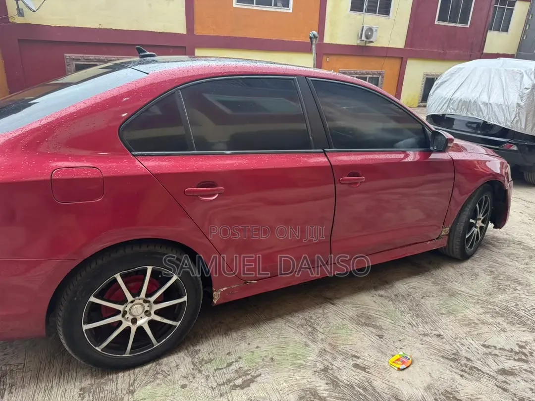 Volkswagen Jetta 2012 Red