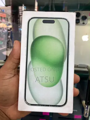 New Apple iPhone 15 256 GB Green