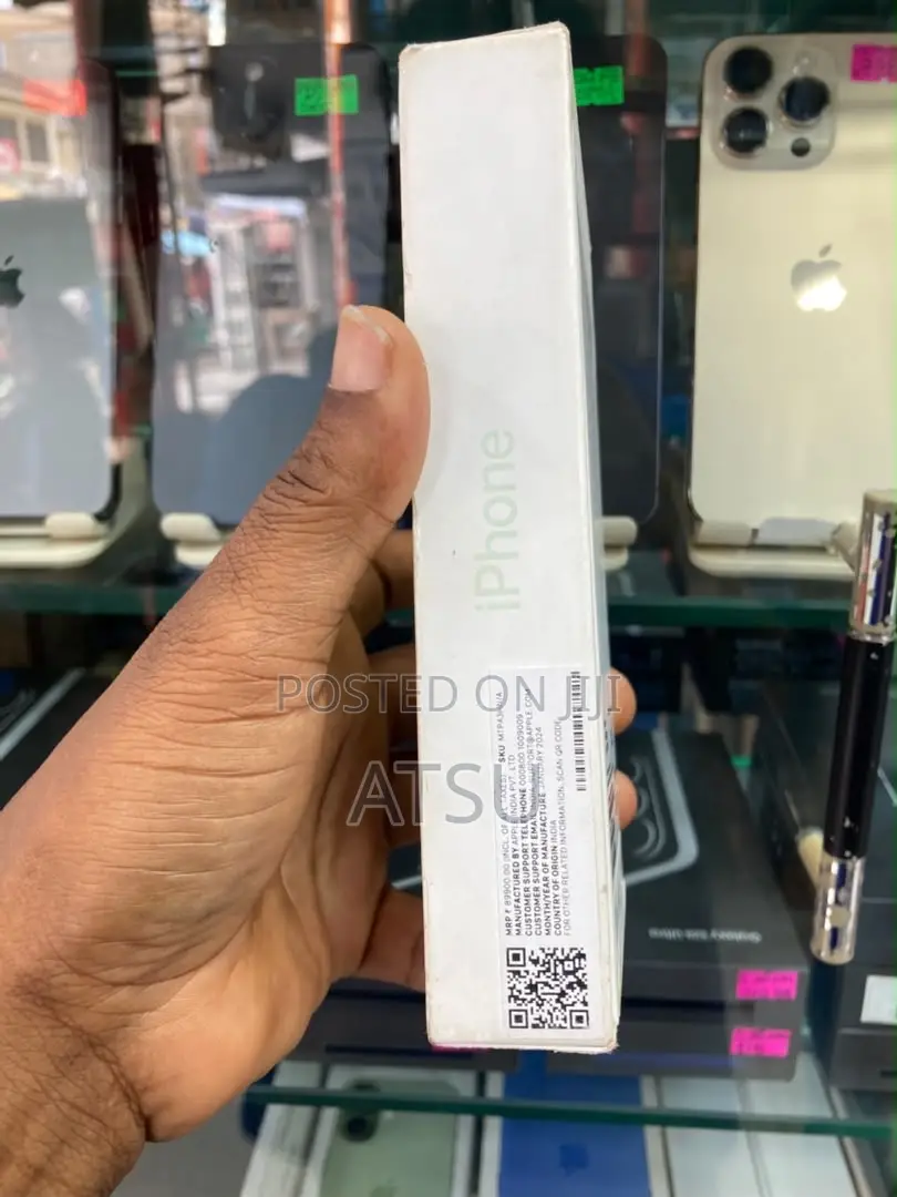New Apple iPhone 15 256 GB Green