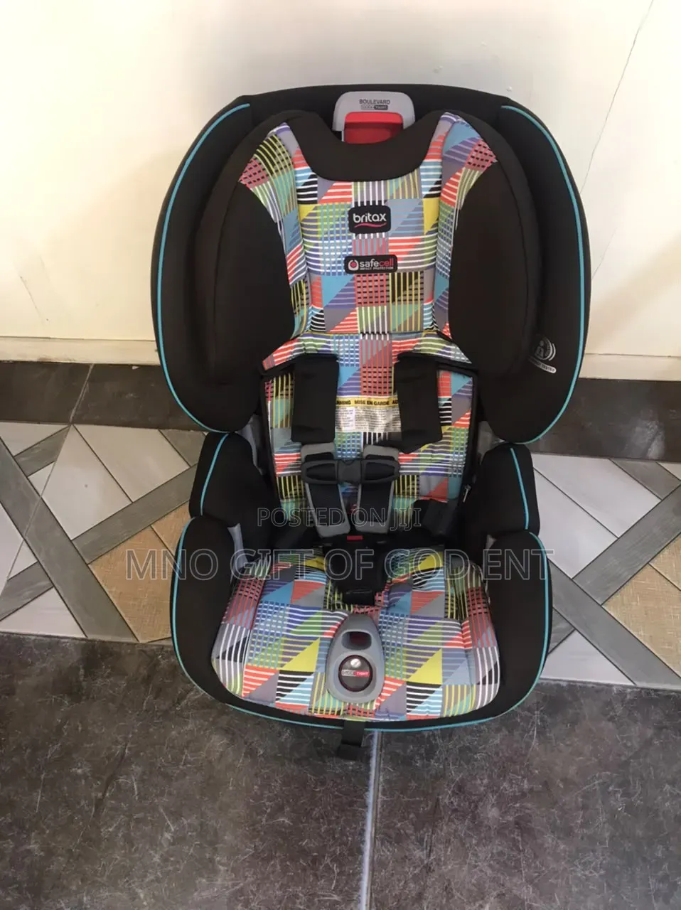(252) Britax Boulevard ClickTight Convertible Car Seat,