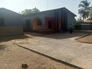 6bdrm House in Kofis Realty, Regimanuel Gray Estates for sale