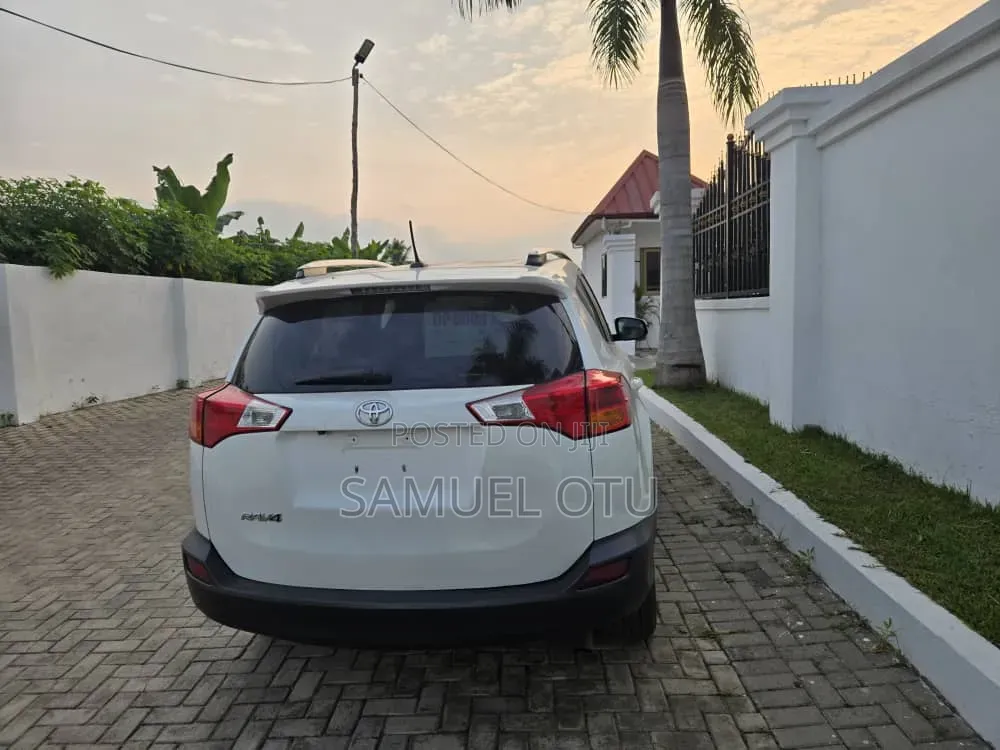 Toyota RAV4 2014 White