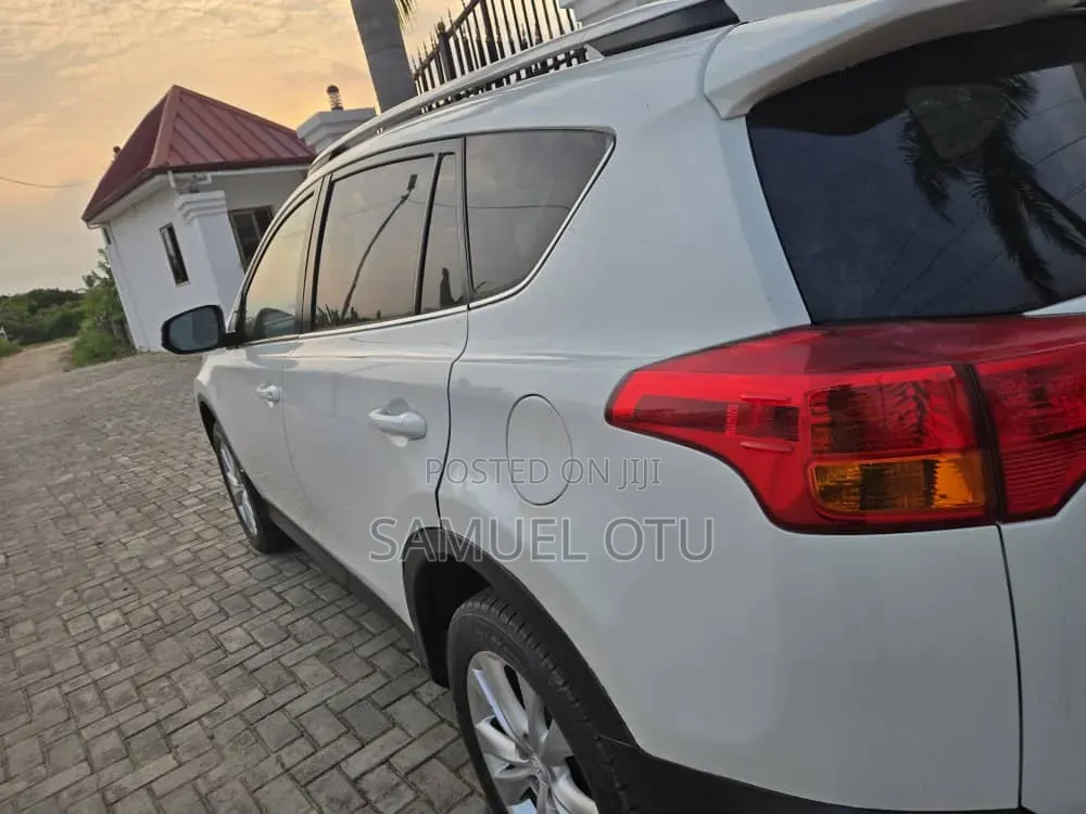 Toyota RAV4 2014 White