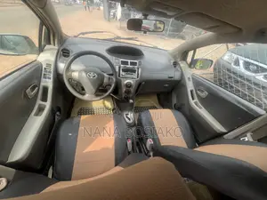 Toyota Vitz 2010 Brown