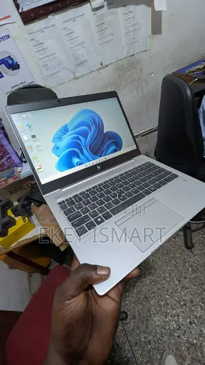 New Laptop HP EliteBook 745 G6 8GB AMD Ryzen 5 SSD 256GB
