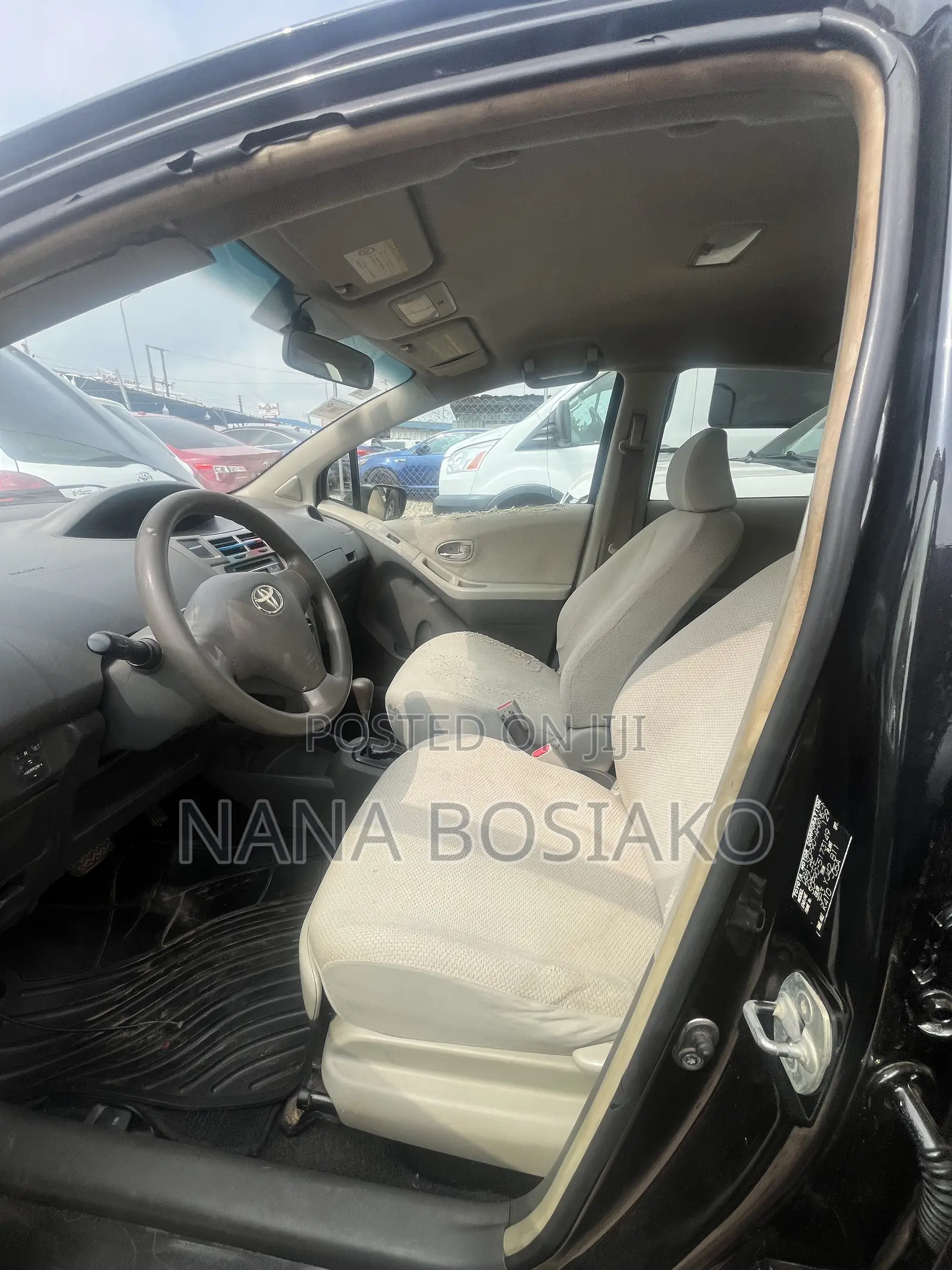 Toyota Vitz 2010 Black