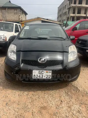 Toyota Vitz 2010 Black