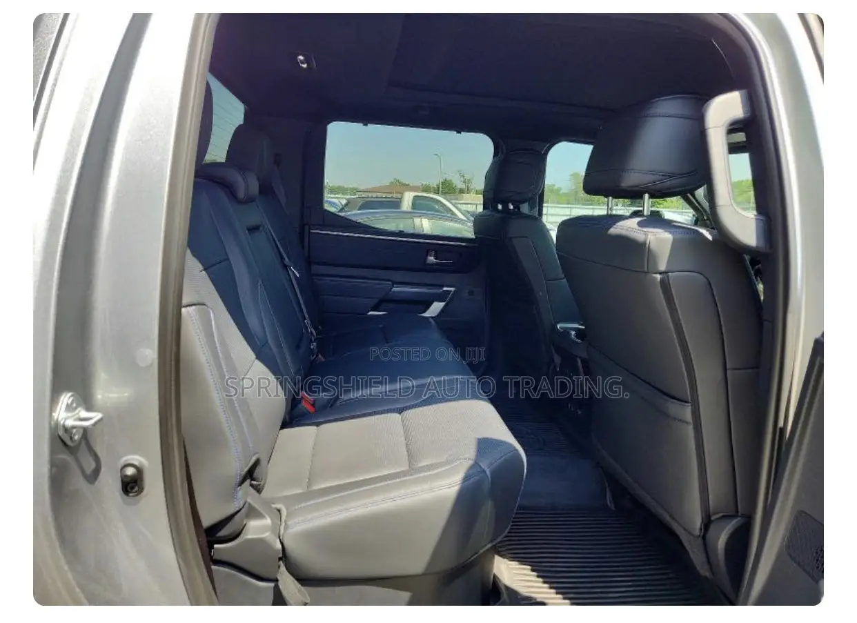 Toyota Tundra 2024 Gray