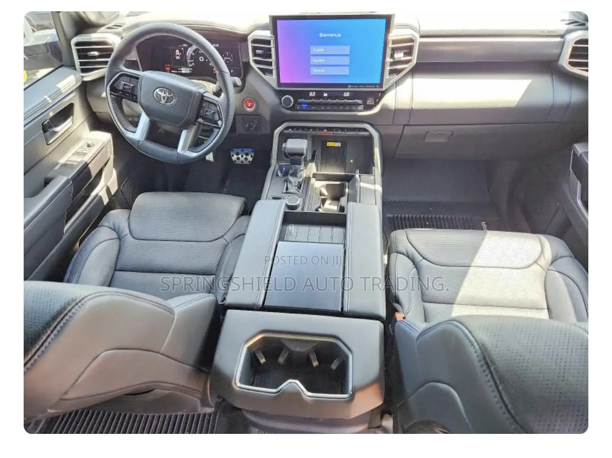 Toyota Tundra 2024 Gray
