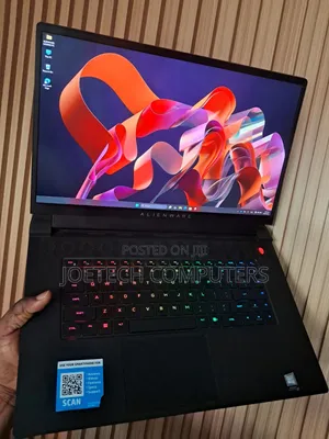 Laptop Alienware m17 R5 16GB AMD Ryzen 9 SSD 1T