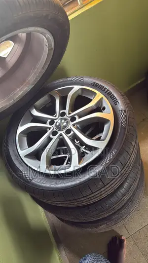 Mercedes Benz C300 Rims 17 With Fresh Tires From Home