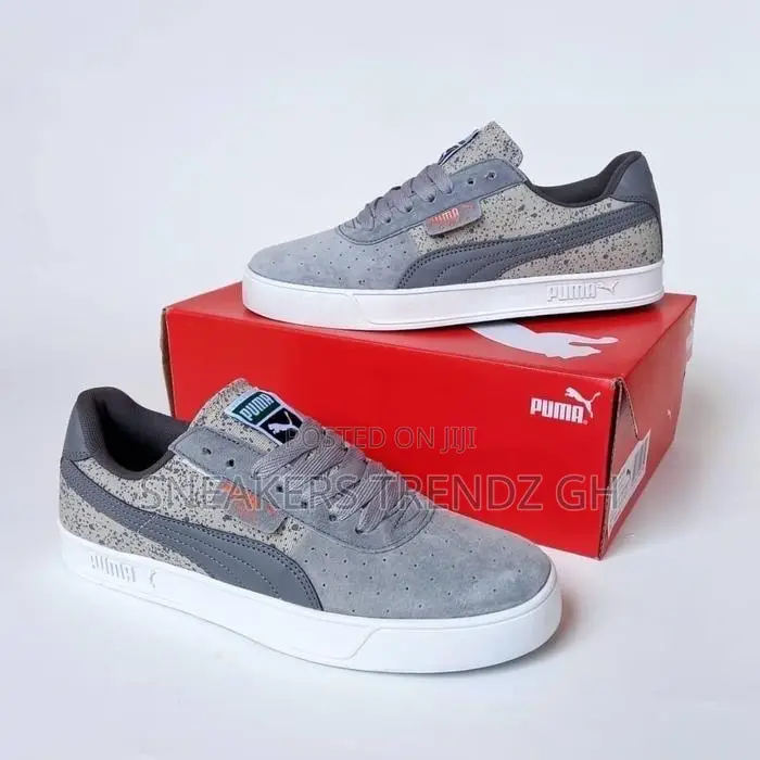 Puma Sneakers