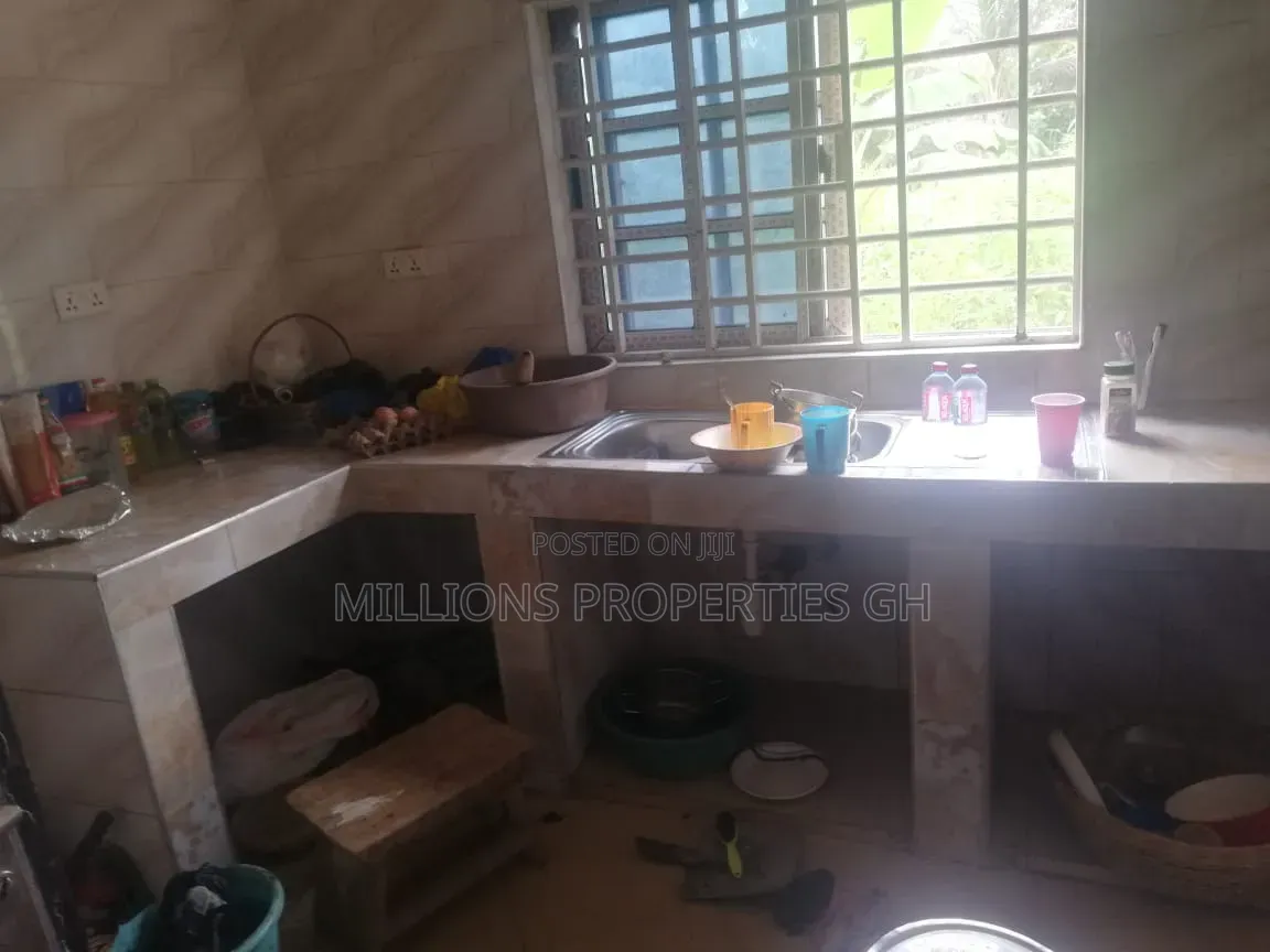 3bdrm House in Millions Properties, Kumasi Metropolitan for sale