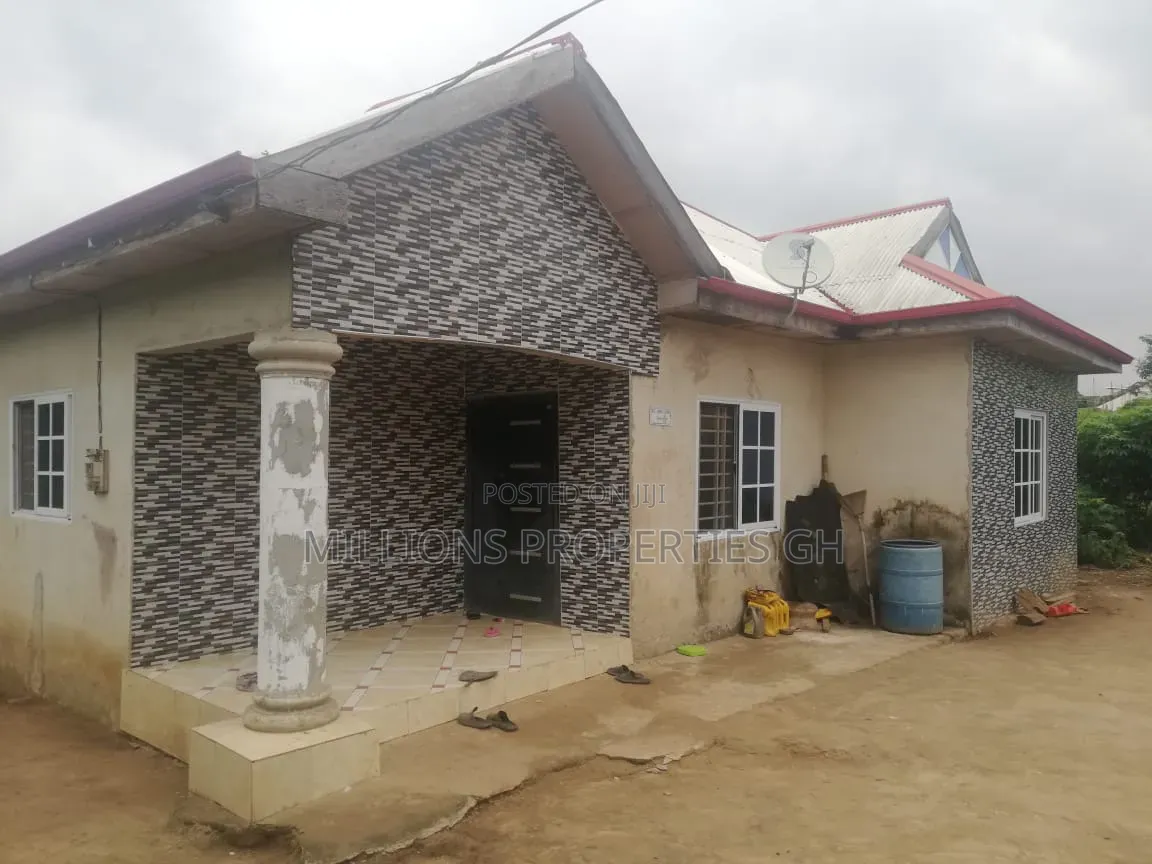 3bdrm House in Millions Properties, Kumasi Metropolitan for sale