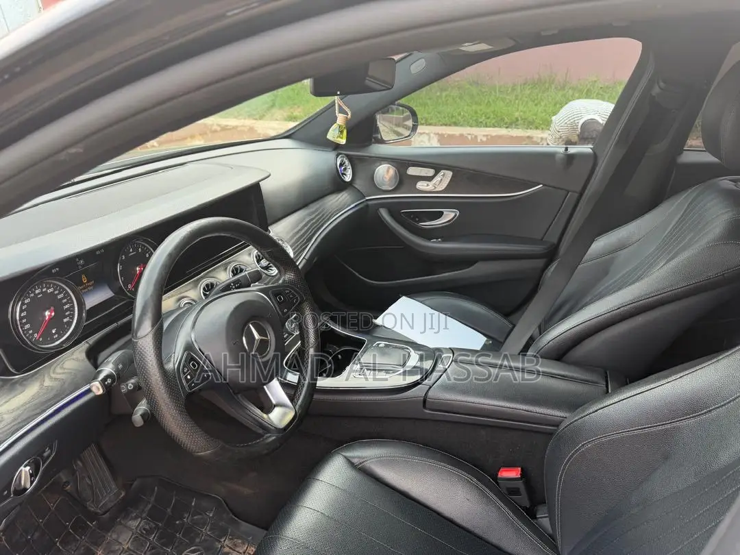 Mercedes-Benz E300 4Matic AWD Sedan (2.0L 4cyl 9A) 2017 Black