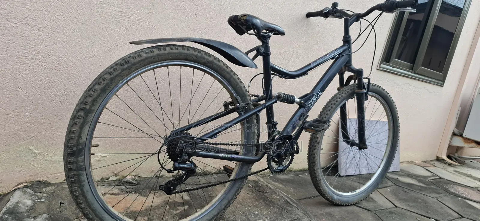 Dual Suspension Mountain Bike