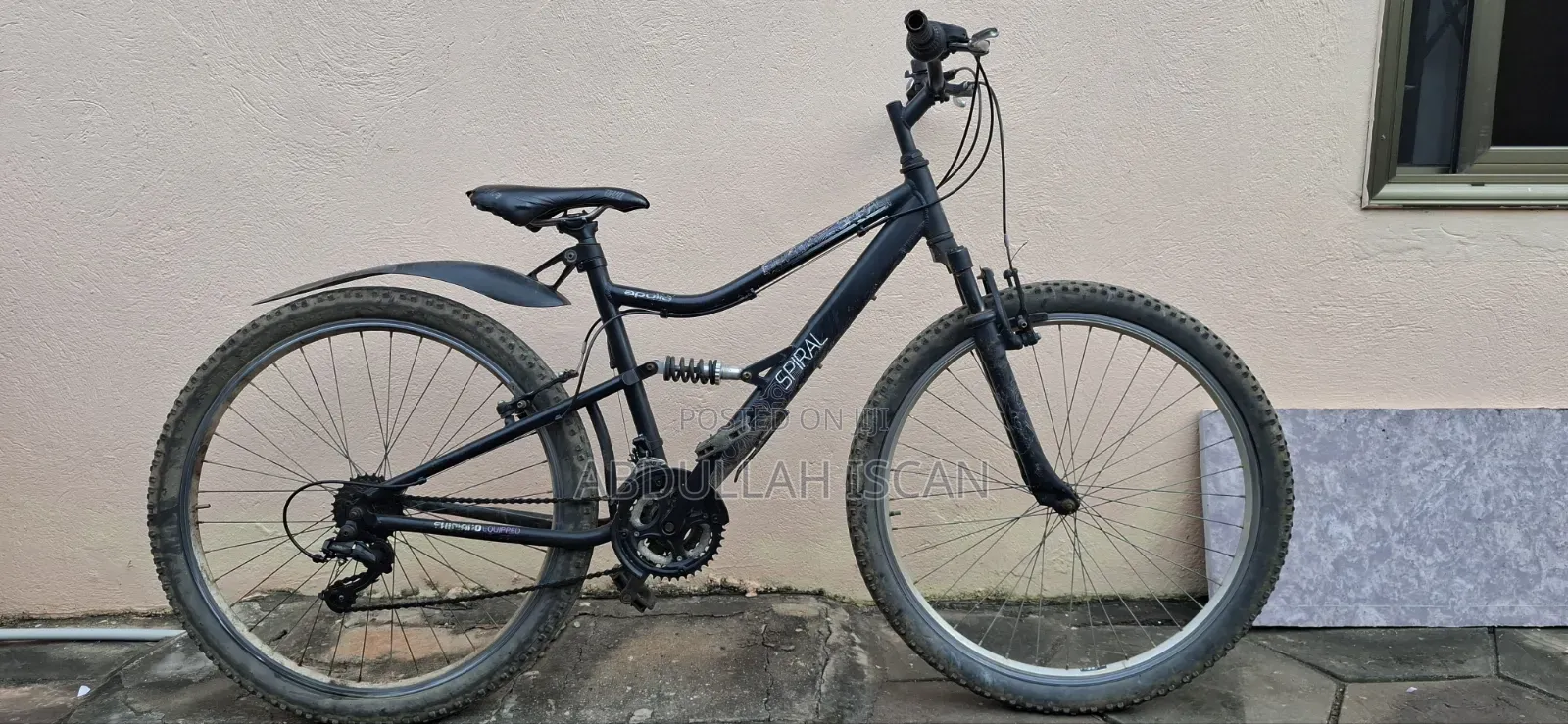 Dual Suspension Mountain Bike