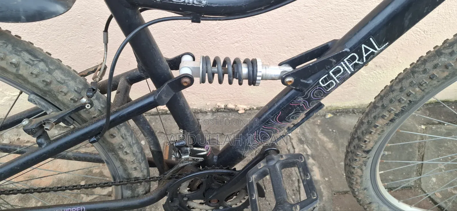 Dual Suspension Mountain Bike