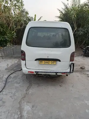 Hyundai H-100 2003 White