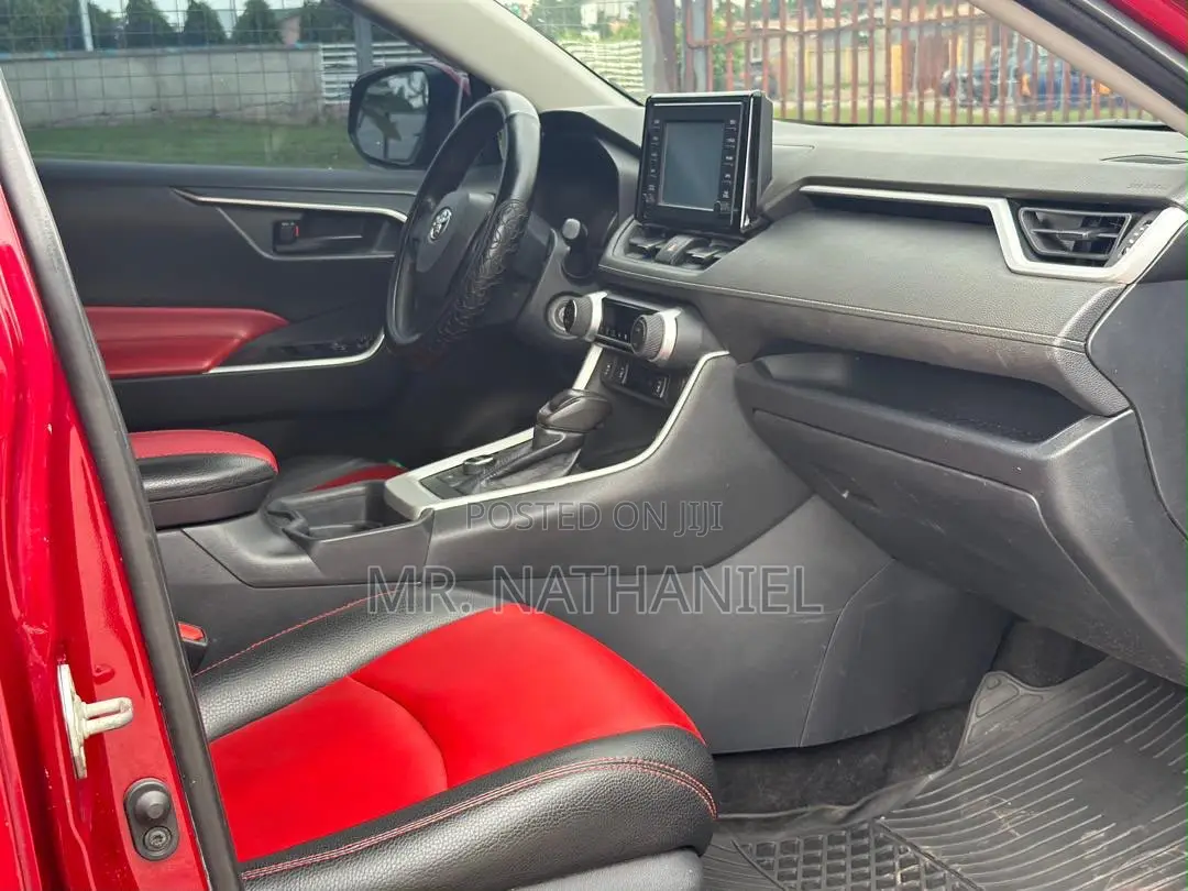 Toyota RAV4 Hybrid 2020 Red