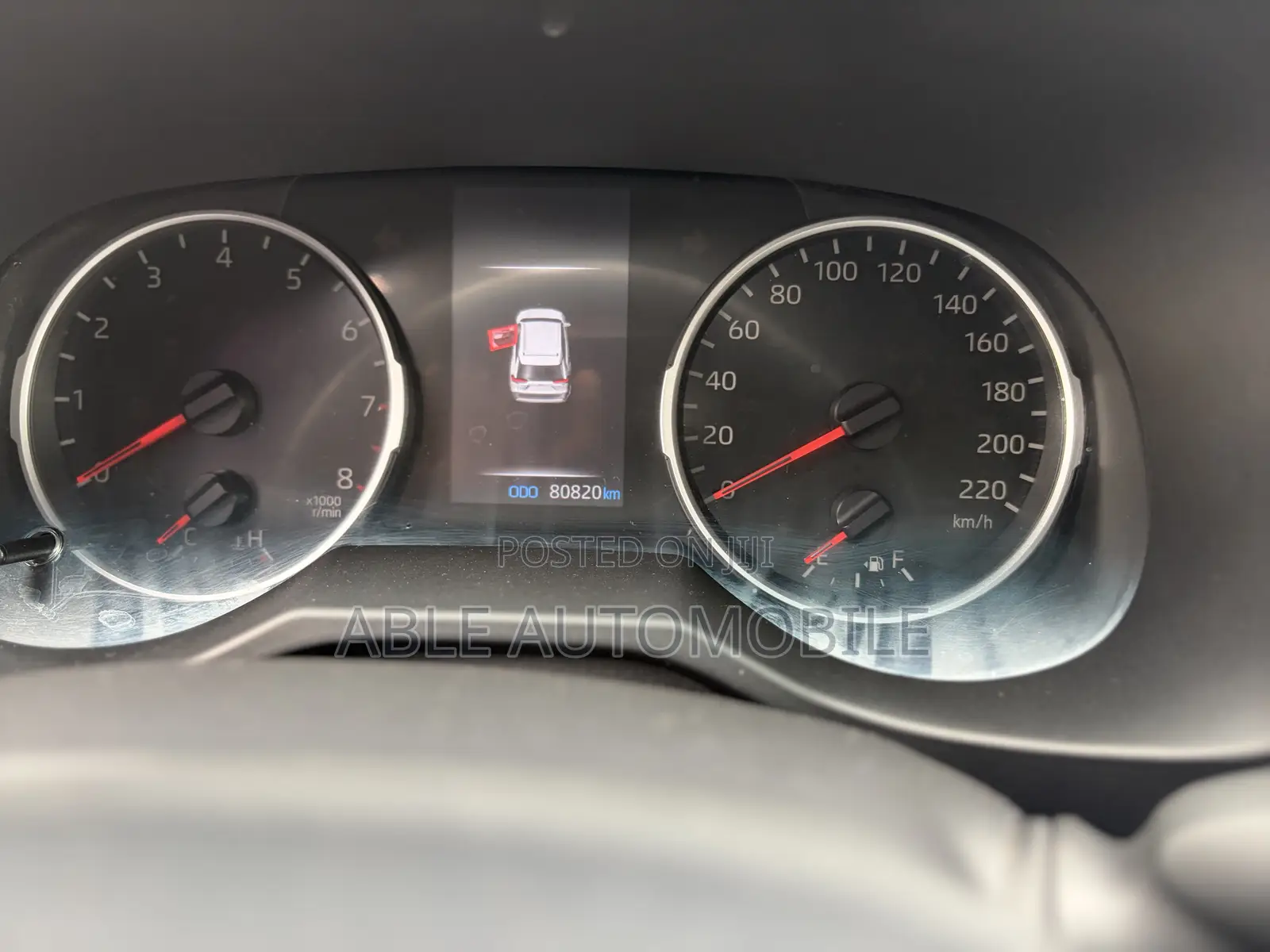 Toyota RAV4 XLE 2021 Red