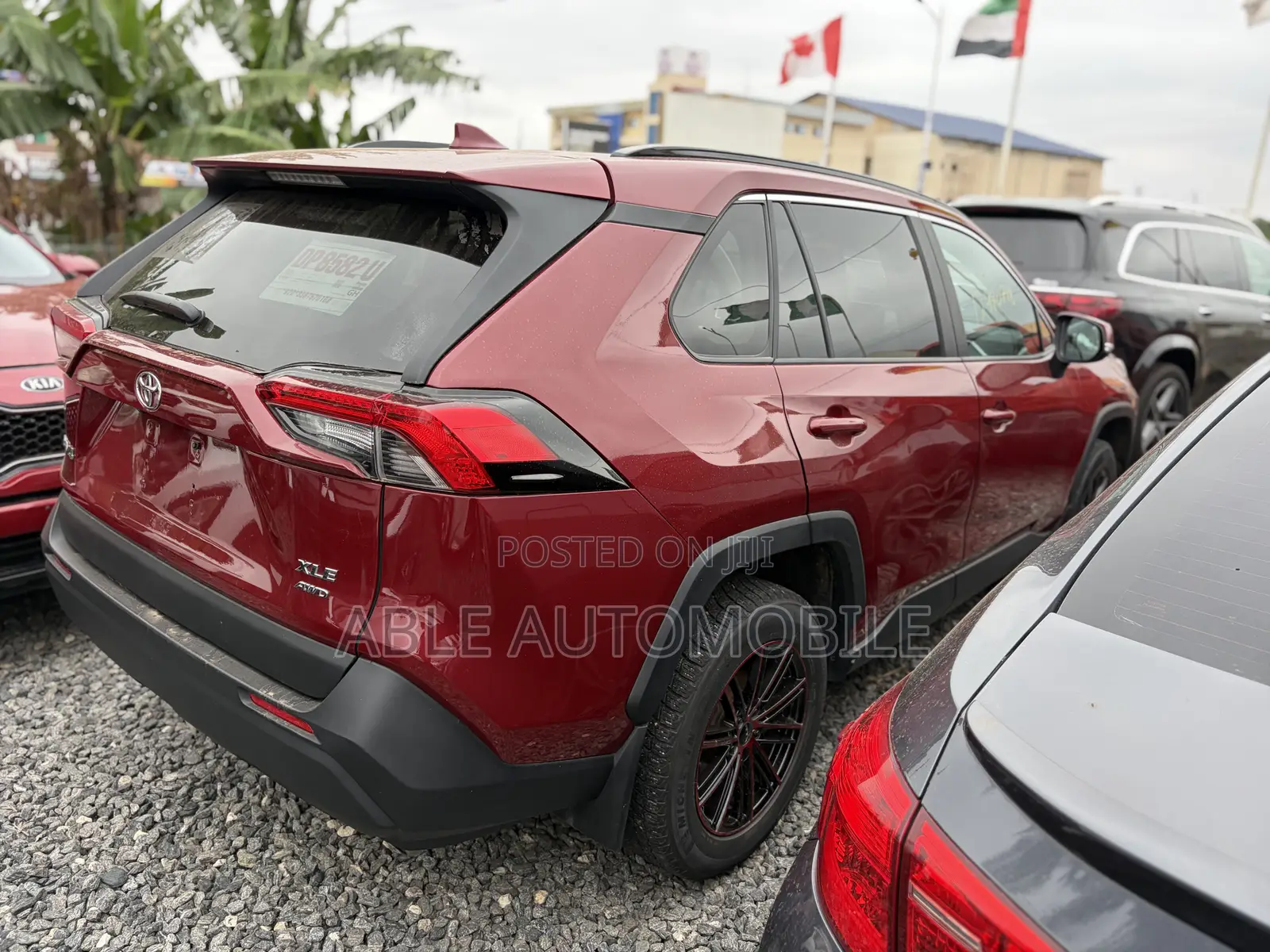 Toyota RAV4 XLE 2021 Red