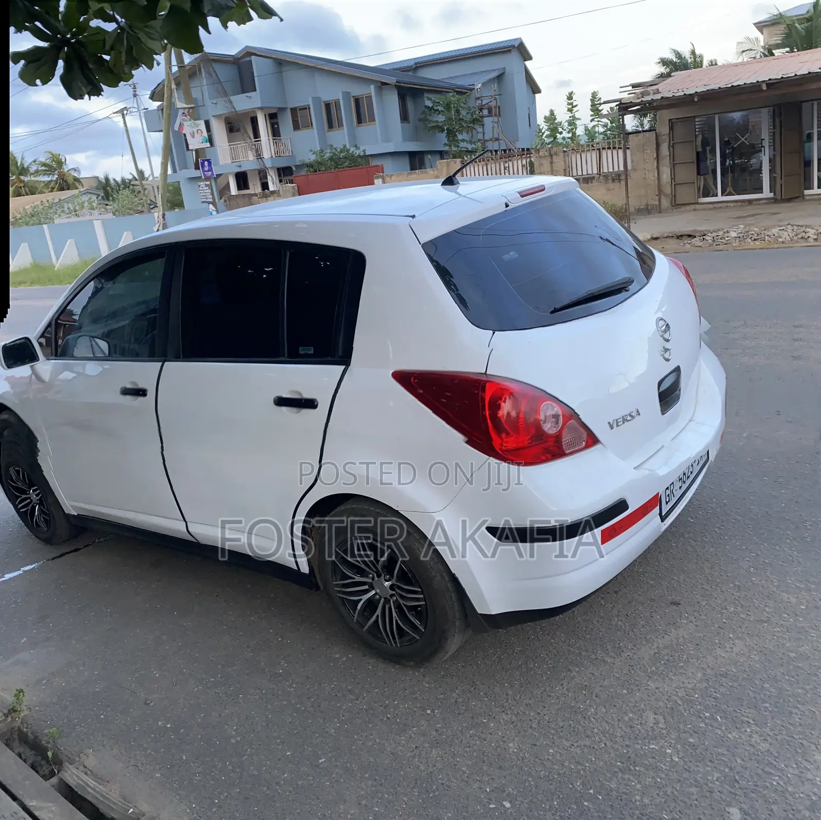 Nissan Versa 1.8 S Hatch 2008 White