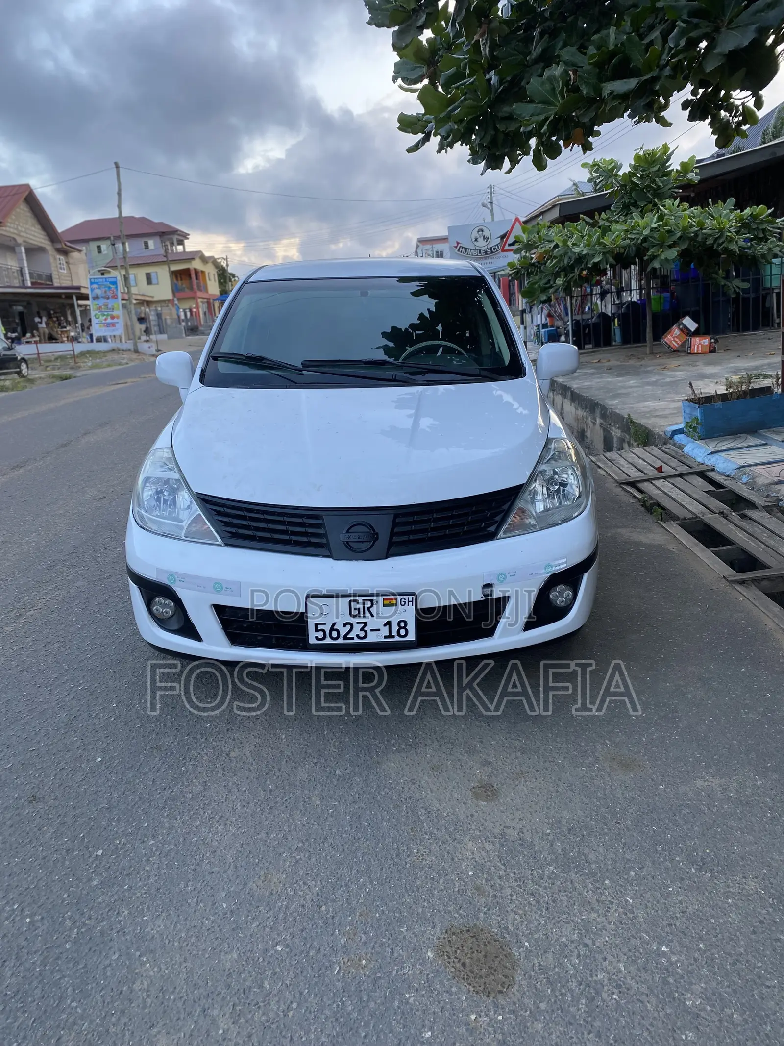 Nissan Versa 1.8 S Hatch 2008 White