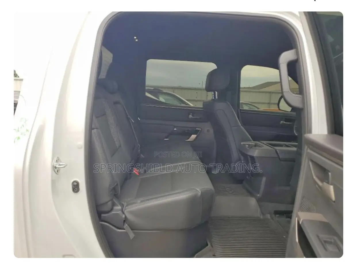 Toyota Tundra 2025 White