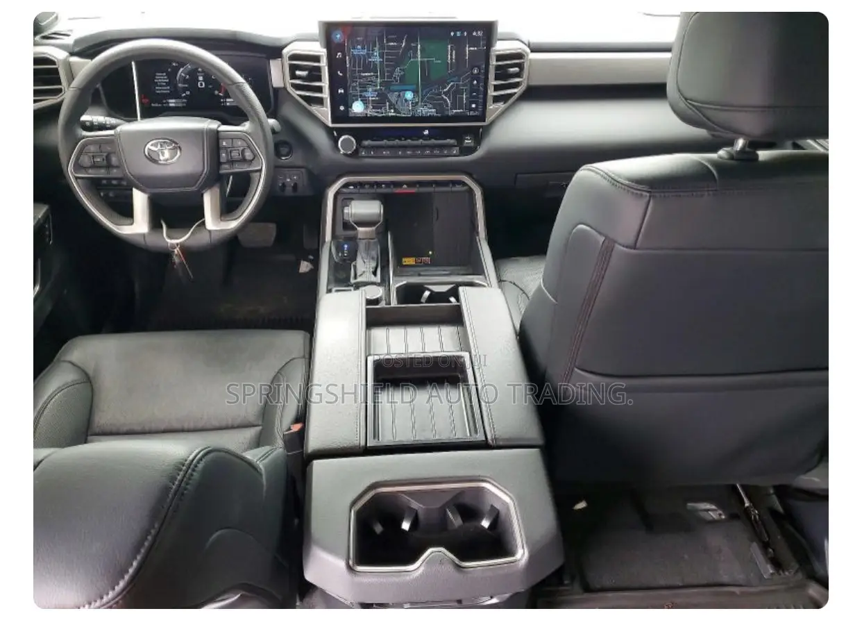 Toyota Tundra 2025 White