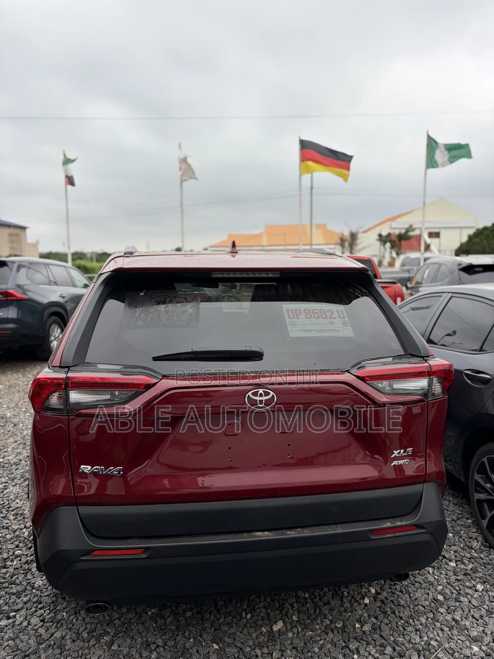 Toyota RAV4 XLE 2021 Red