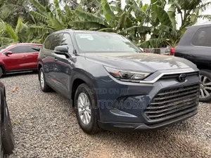 Toyota Highlander XLE AWD 2024 Blue