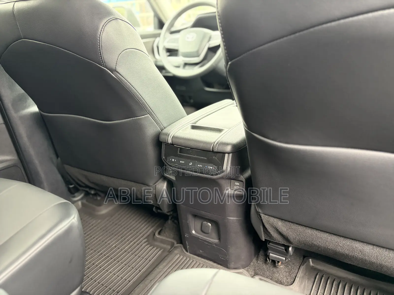 Toyota Highlander XLE AWD 2024 Blue