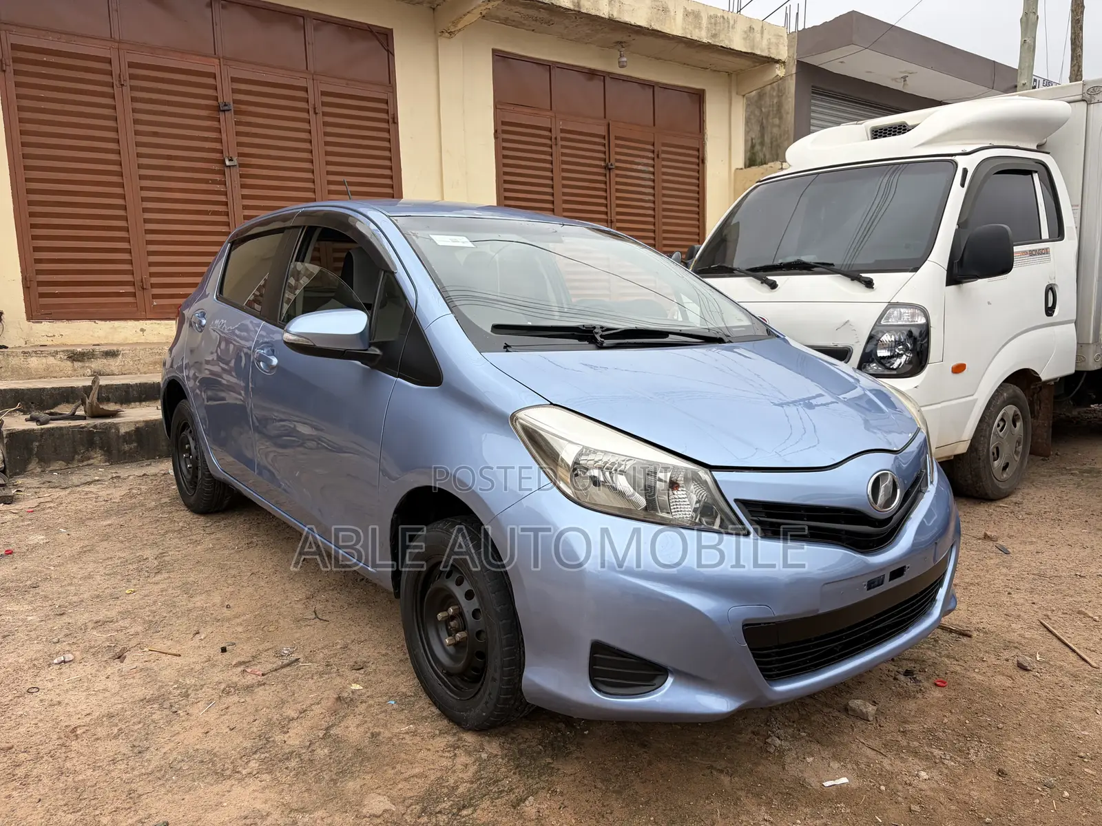 Toyota Vitz 1.0 FWD 3dr 2012 Blue
